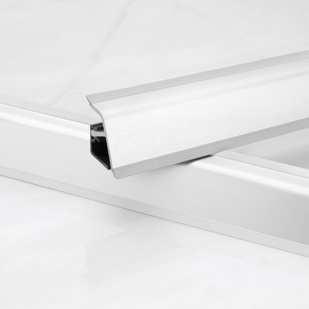 Плинтусы и заглушки